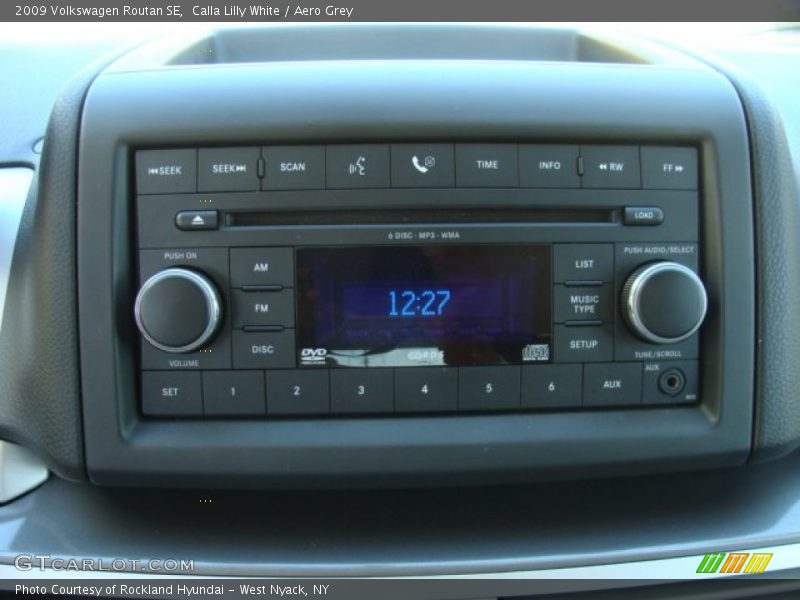Calla Lilly White / Aero Grey 2009 Volkswagen Routan SE