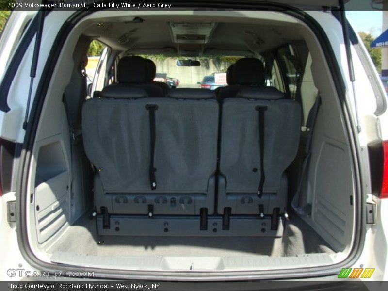 Calla Lilly White / Aero Grey 2009 Volkswagen Routan SE