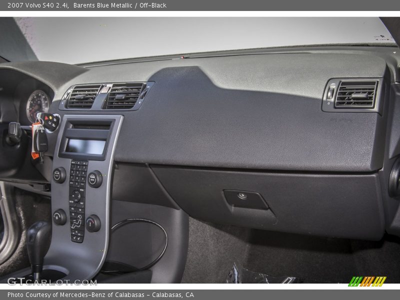 Barents Blue Metallic / Off-Black 2007 Volvo S40 2.4i