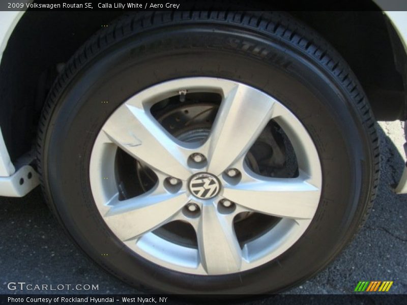 Calla Lilly White / Aero Grey 2009 Volkswagen Routan SE