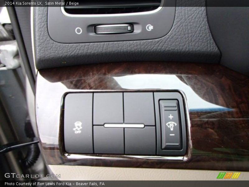 Satin Metal / Beige 2014 Kia Sorento LX