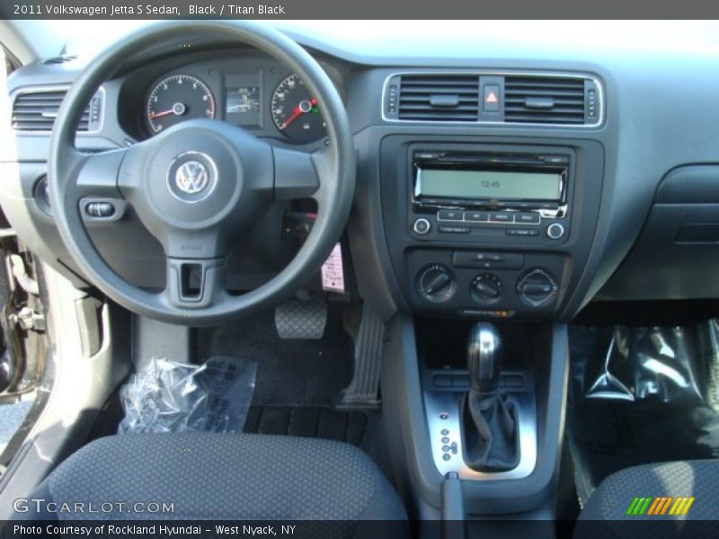 Black / Titan Black 2011 Volkswagen Jetta S Sedan