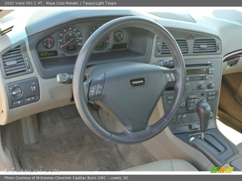 Maya Gold Metallic / Taupe/Light Taupe 2002 Volvo S60 2.4T