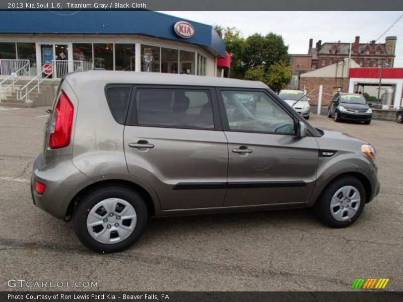 Titanium Gray / Black Cloth 2013 Kia Soul 1.6