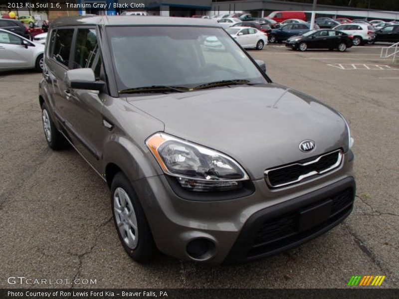 Titanium Gray / Black Cloth 2013 Kia Soul 1.6