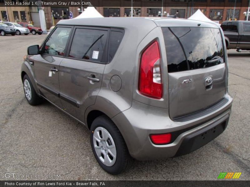 Titanium Gray / Black Cloth 2013 Kia Soul 1.6