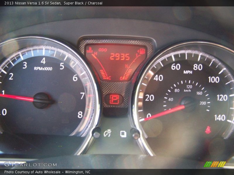 Super Black / Charcoal 2013 Nissan Versa 1.6 SV Sedan
