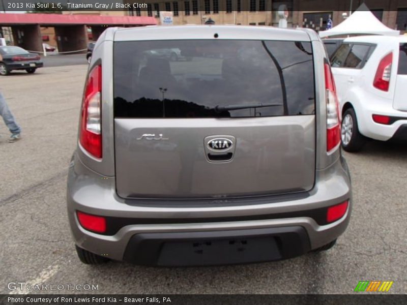 Titanium Gray / Black Cloth 2013 Kia Soul 1.6