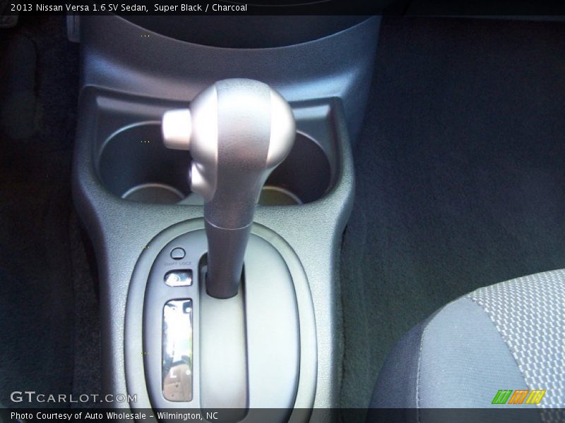 Super Black / Charcoal 2013 Nissan Versa 1.6 SV Sedan