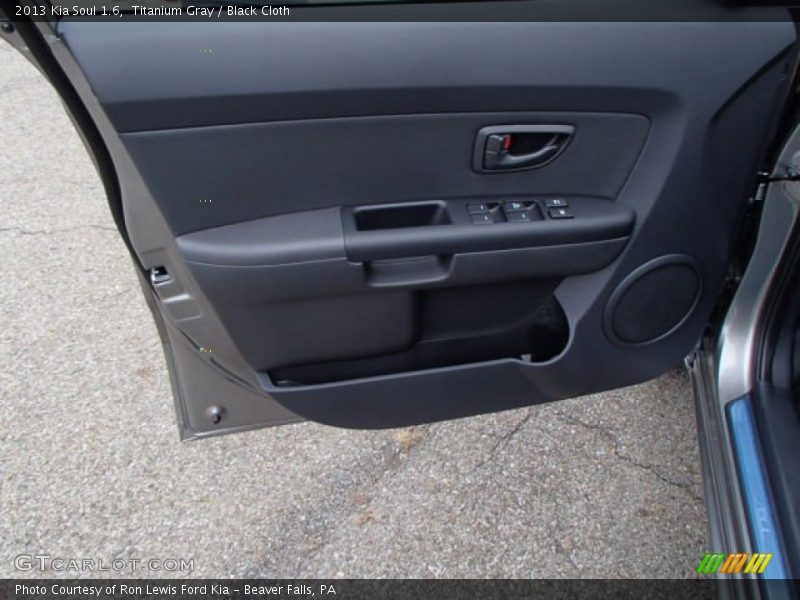 Titanium Gray / Black Cloth 2013 Kia Soul 1.6