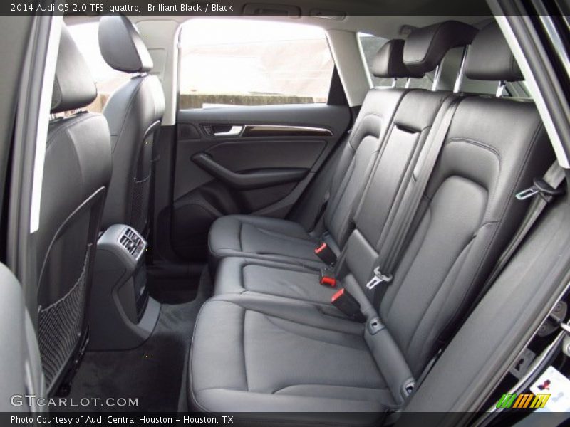 Rear Seat of 2014 Q5 2.0 TFSI quattro