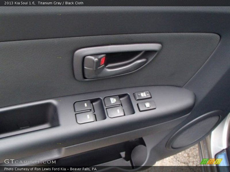 Titanium Gray / Black Cloth 2013 Kia Soul 1.6