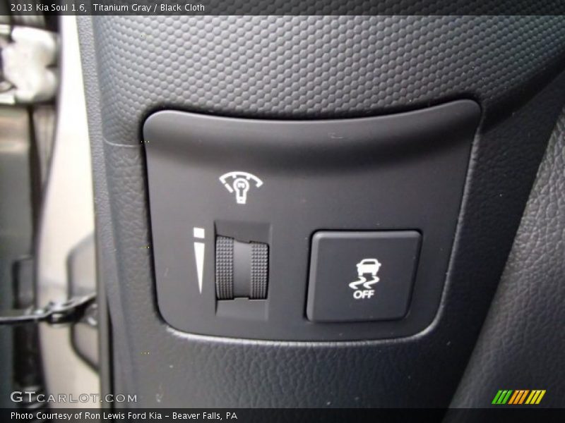 Titanium Gray / Black Cloth 2013 Kia Soul 1.6