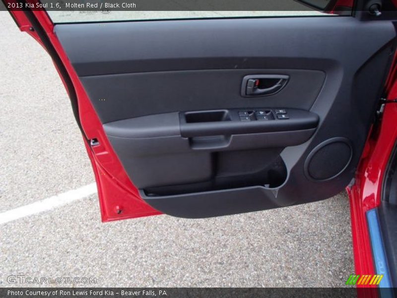 Molten Red / Black Cloth 2013 Kia Soul 1.6