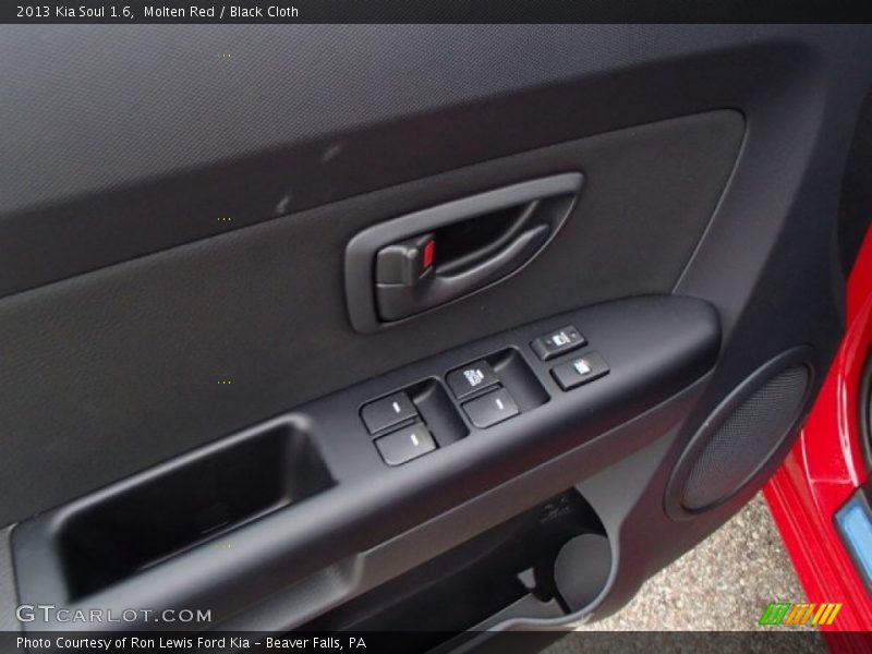 Molten Red / Black Cloth 2013 Kia Soul 1.6