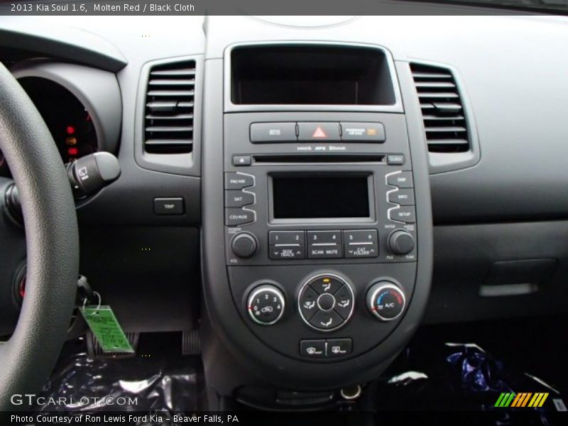 Molten Red / Black Cloth 2013 Kia Soul 1.6