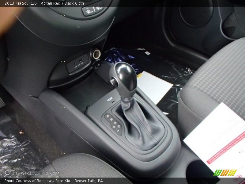 Molten Red / Black Cloth 2013 Kia Soul 1.6