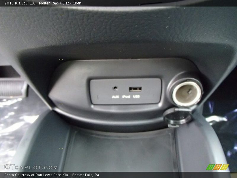 Molten Red / Black Cloth 2013 Kia Soul 1.6