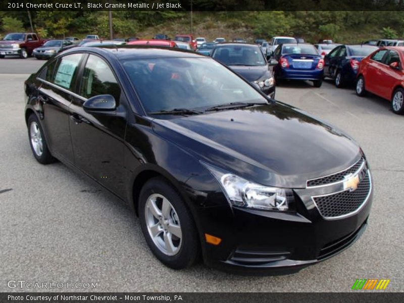 Front 3/4 View of 2014 Cruze LT