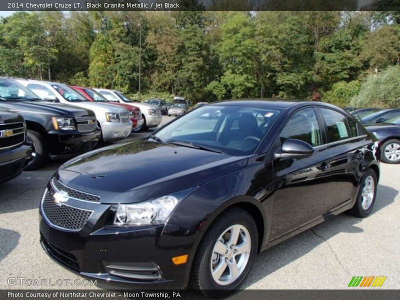 Front 3/4 View of 2014 Cruze LT