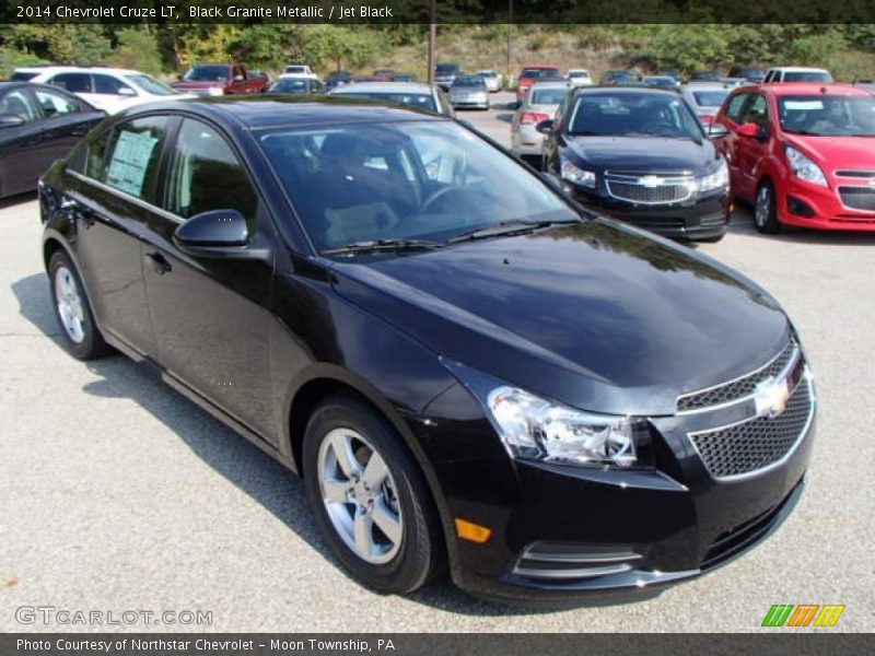Front 3/4 View of 2014 Cruze LT