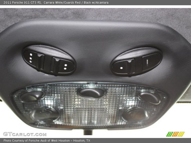Controls of 2011 911 GT3 RS