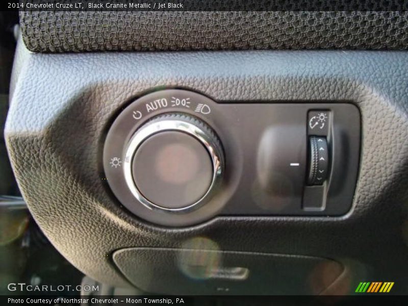 Controls of 2014 Cruze LT