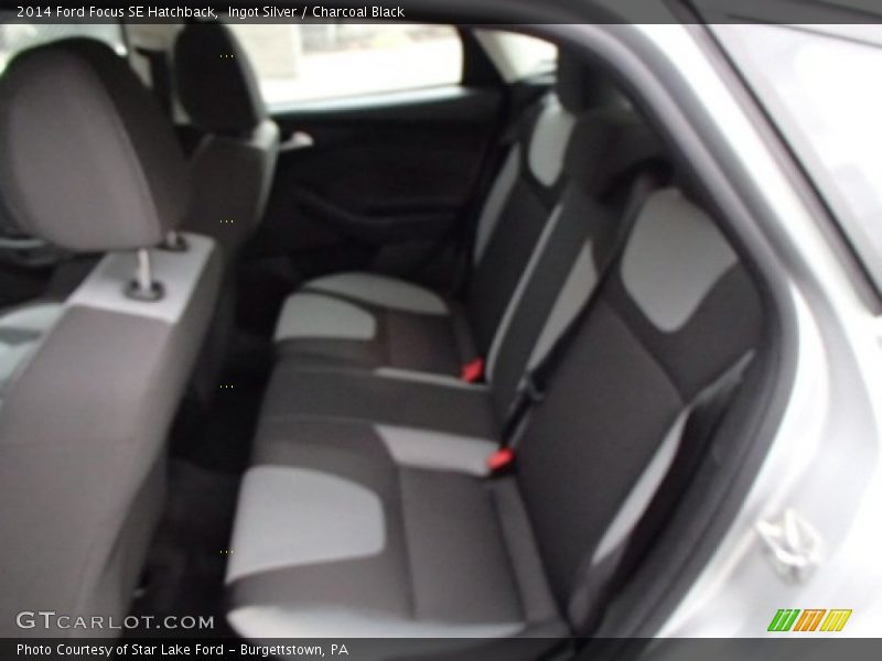 Ingot Silver / Charcoal Black 2014 Ford Focus SE Hatchback