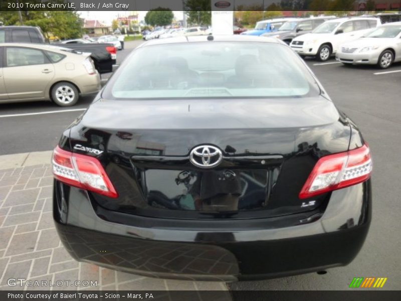 Black / Ash Gray 2010 Toyota Camry LE