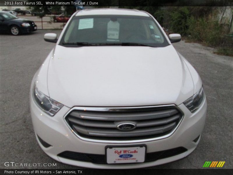 White Platinum Tri-Coat / Dune 2013 Ford Taurus SEL