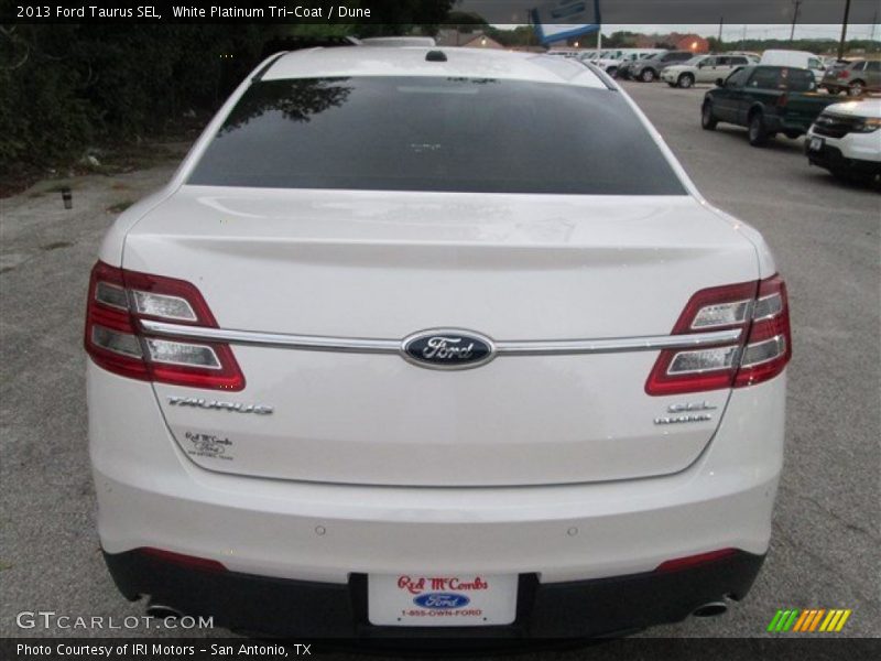 White Platinum Tri-Coat / Dune 2013 Ford Taurus SEL