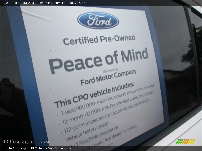 White Platinum Tri-Coat / Dune 2013 Ford Taurus SEL