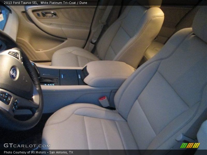 White Platinum Tri-Coat / Dune 2013 Ford Taurus SEL