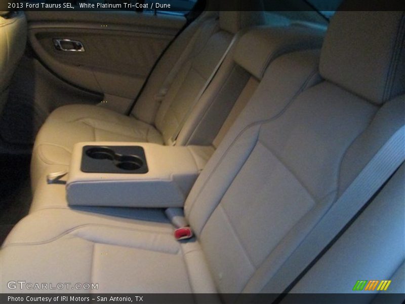 White Platinum Tri-Coat / Dune 2013 Ford Taurus SEL