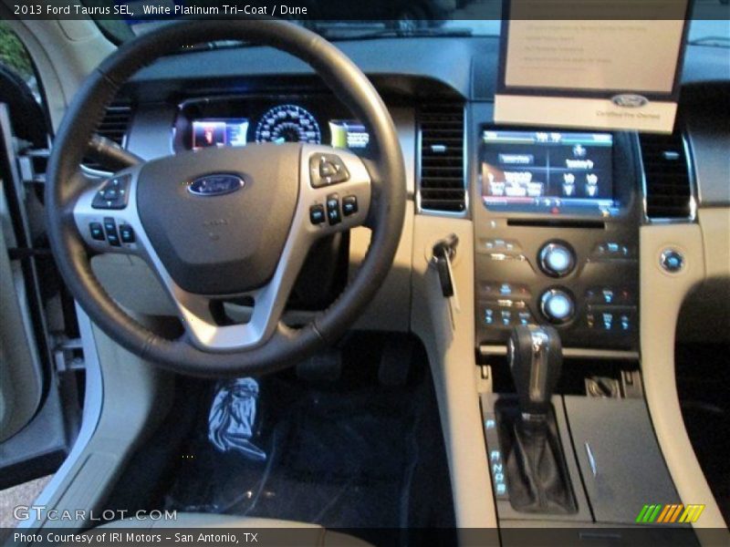 White Platinum Tri-Coat / Dune 2013 Ford Taurus SEL