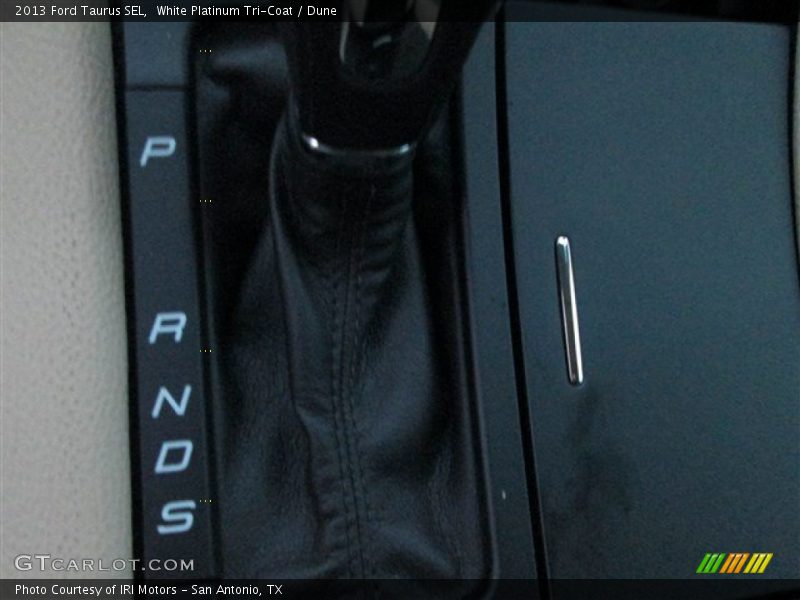 White Platinum Tri-Coat / Dune 2013 Ford Taurus SEL