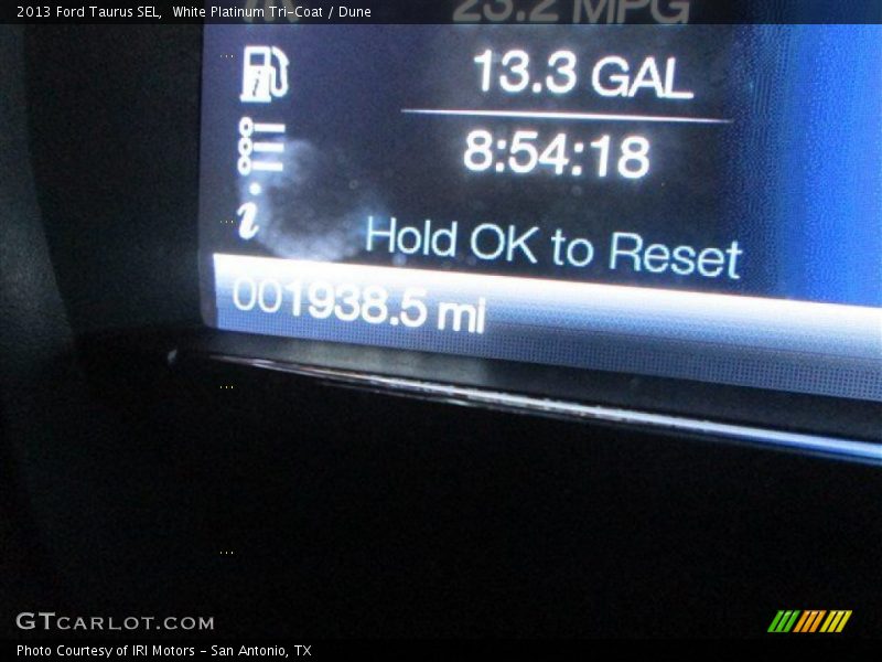 White Platinum Tri-Coat / Dune 2013 Ford Taurus SEL