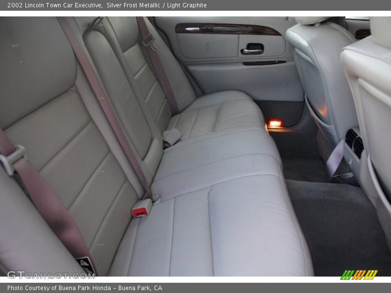 Silver Frost Metallic / Light Graphite 2002 Lincoln Town Car Executive