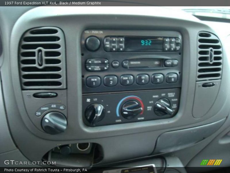 Black / Medium Graphite 1997 Ford Expedition XLT 4x4