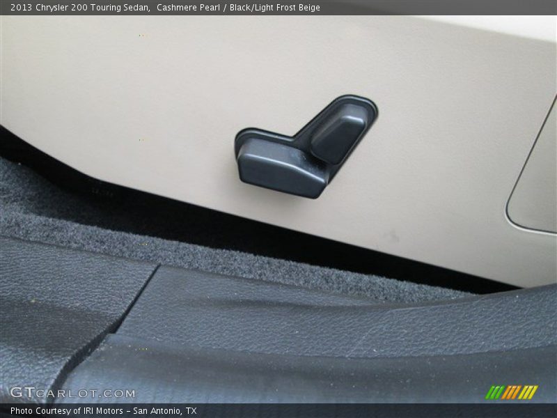 Cashmere Pearl / Black/Light Frost Beige 2013 Chrysler 200 Touring Sedan