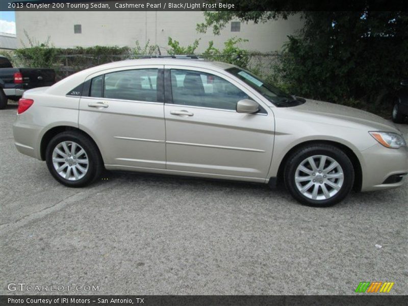 Cashmere Pearl / Black/Light Frost Beige 2013 Chrysler 200 Touring Sedan