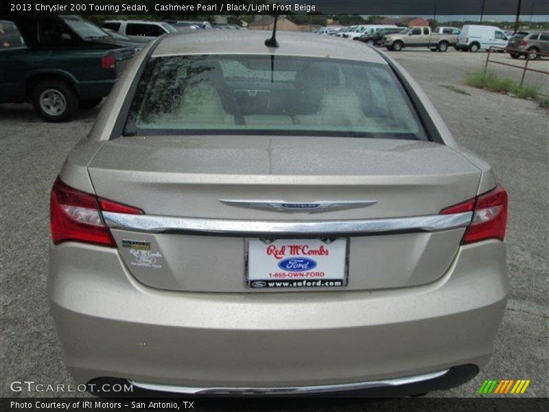 Cashmere Pearl / Black/Light Frost Beige 2013 Chrysler 200 Touring Sedan