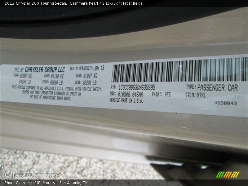 Cashmere Pearl / Black/Light Frost Beige 2013 Chrysler 200 Touring Sedan