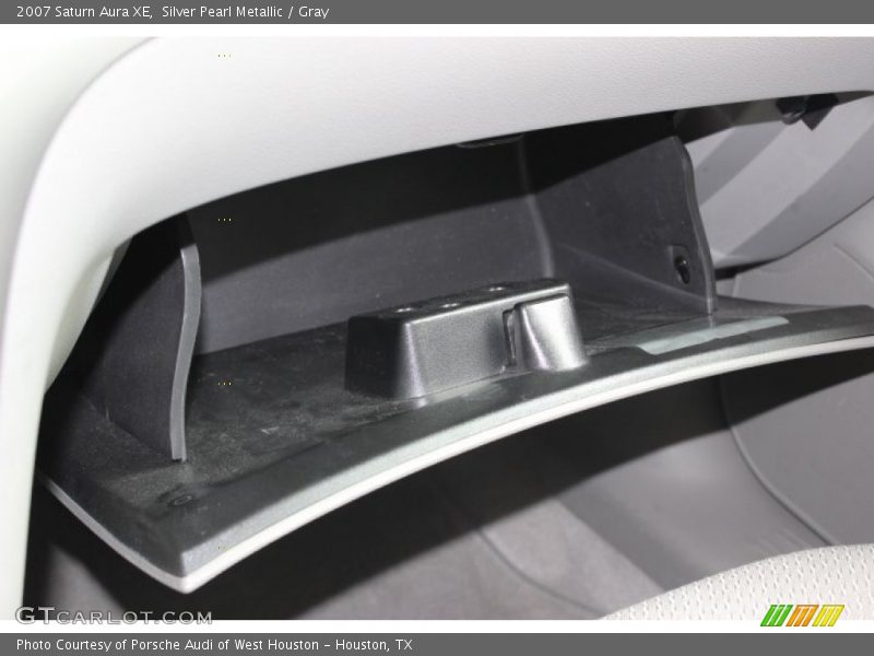 Silver Pearl Metallic / Gray 2007 Saturn Aura XE