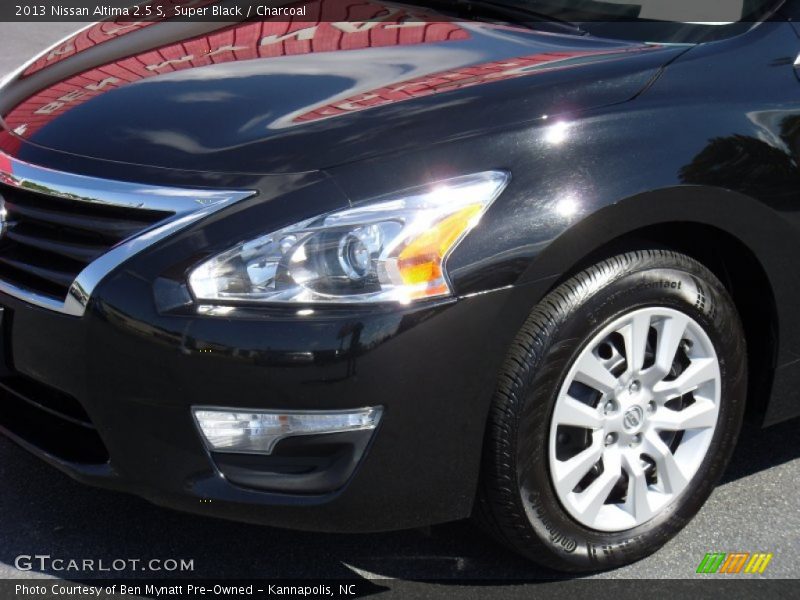 Super Black / Charcoal 2013 Nissan Altima 2.5 S