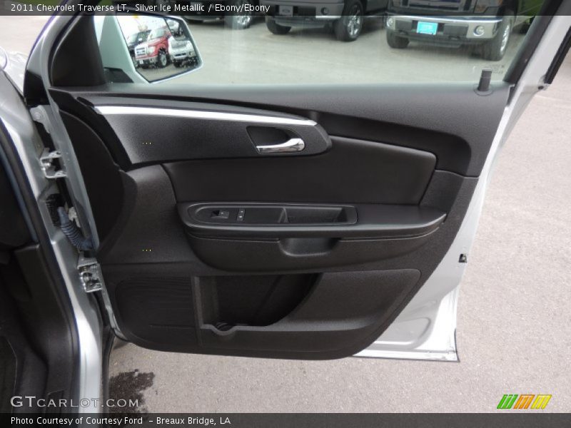 Silver Ice Metallic / Ebony/Ebony 2011 Chevrolet Traverse LT