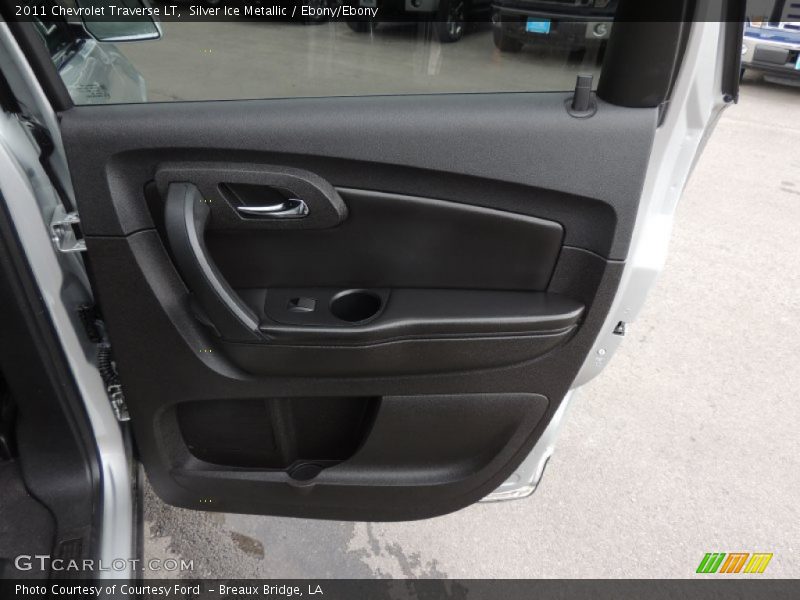 Silver Ice Metallic / Ebony/Ebony 2011 Chevrolet Traverse LT
