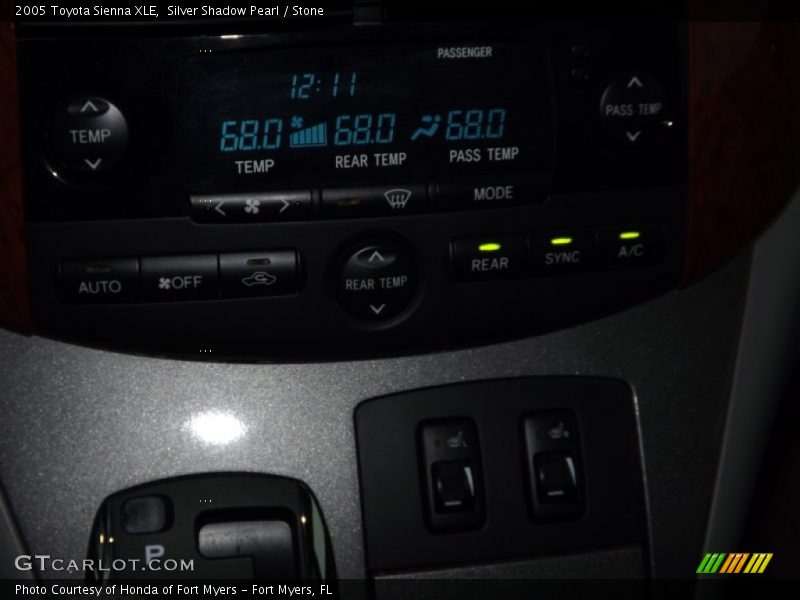 Silver Shadow Pearl / Stone 2005 Toyota Sienna XLE