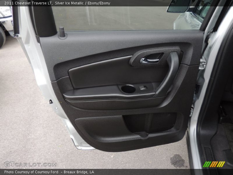 Silver Ice Metallic / Ebony/Ebony 2011 Chevrolet Traverse LT