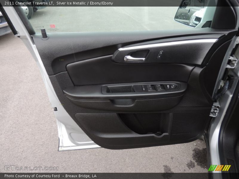 Silver Ice Metallic / Ebony/Ebony 2011 Chevrolet Traverse LT
